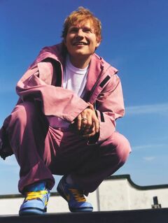 Ed Sheeran、"Coachella 2025"での「Azizam」＆「Perfect」＆「Shape Of You」ライヴ映像公開
