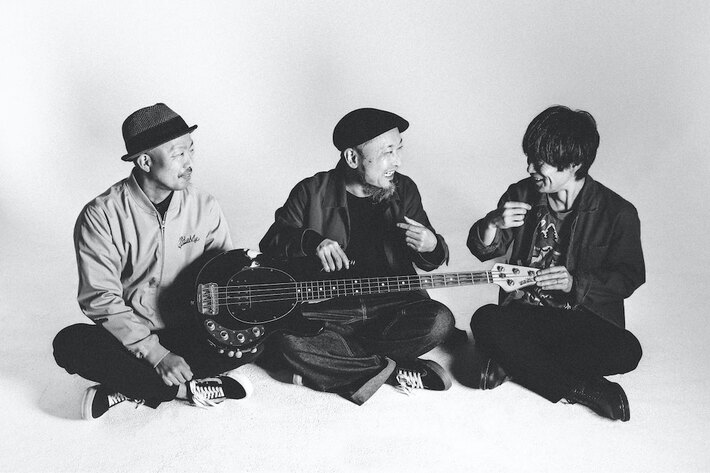 ガガガSP、"伊右衛門"新WEB CMソング「ケセラセラ」MV公開。バッテリィズも参加！？