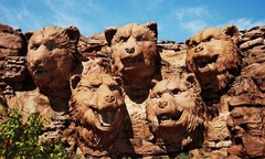 MAN WITH A MISSION、『XV e.p.』収録曲「whispers of the fake」リリック・ミュージック・ビデオ本日4/23 12時公開