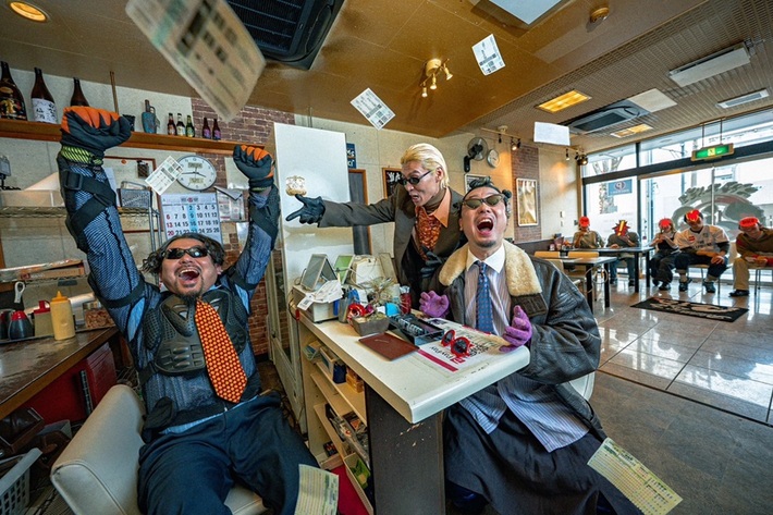 the telephones、"DISCOの日"7/22ワンマン開催。the telephonesのサッカーシャツ着用でチケット0円。20周年アー写も公開