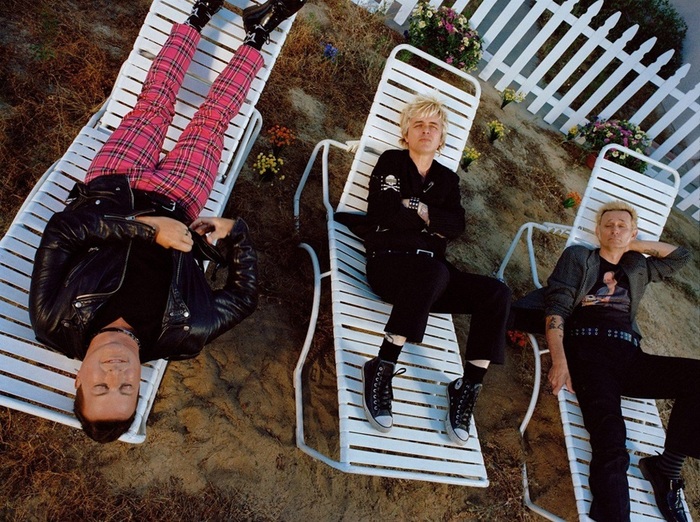 GREEN DAY、5/23リリースの『Saviors (édition de luxe)』より新曲「Ballyhoo」公開