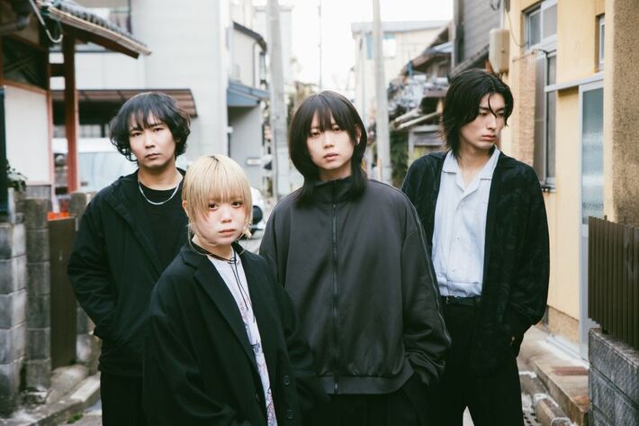 クレナズム、ヒット曲「リベリオン」収録の2ndフル・アルバム『a beautiful days』本日5/21リリース。21時より「教えてください、神様。」MVプレミア公開