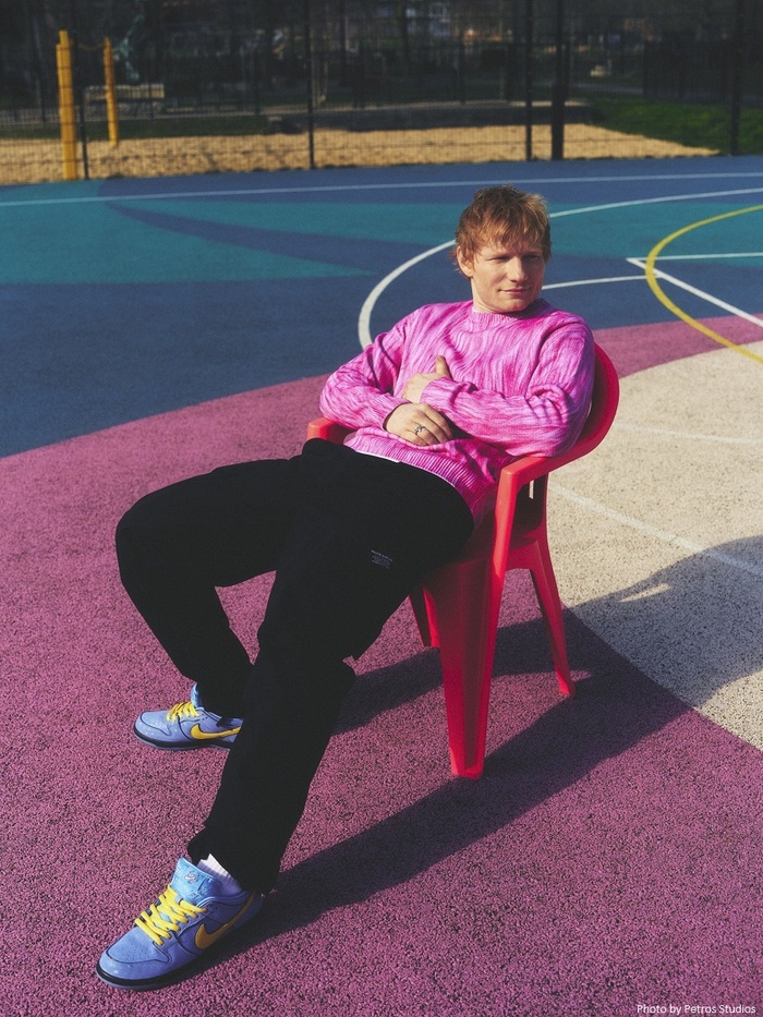 Ed Sheeran、ニュー・アルバム『Play』9/12リリース発表。新曲「Old Phone」配信＆リリック・ビデオ公開