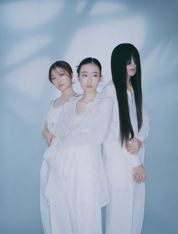 羊文学、新曲「mild days」MV＆"VIVA LA ROCK 2025"最新ライヴ・パフォーマンス映像5/16一挙公開