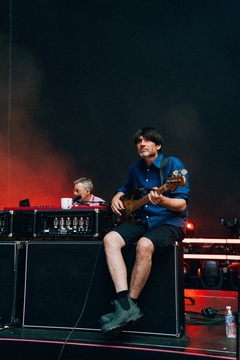 チーズ職人でもあるAlex James（BLUR）、"大阪・関西万博"英国パビリオンで6/14-15開催の"味の祭典"に向けて来日。6/15 18時からは公開DJセットも