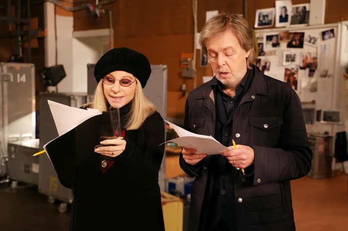 Barbra Streisand、Paul McCartneyと競演した「My Valentine」舞台裏を語る映像公開。アルバム『The Secret Of Life: Partners, Volume Two』日本盤7/23リリース