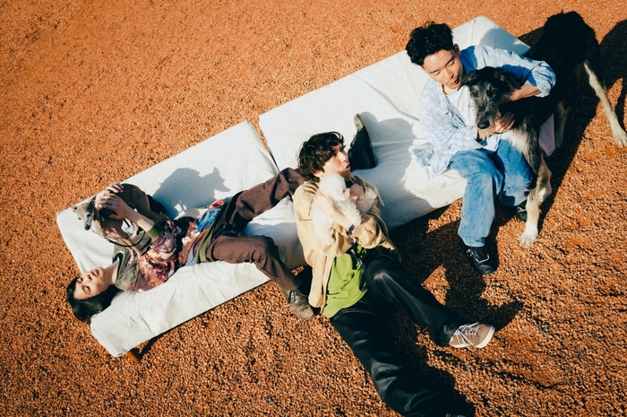 Helsinki Lambda Club、吉田靖直（トリプルファイヤー）を客演に迎えた「Supernice」7/16配信リリース決定。同曲を追加収録した『月刊エスケープ』アナログ盤リリースも