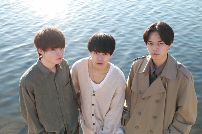 神奈川県川崎発3ピース・バンド KAMO、「あたしはチャペルの夢をみる」デジタル・リリース＆MV公開