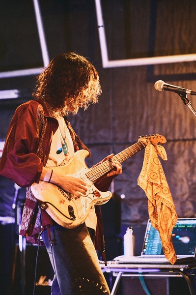 LIVE3.jpg