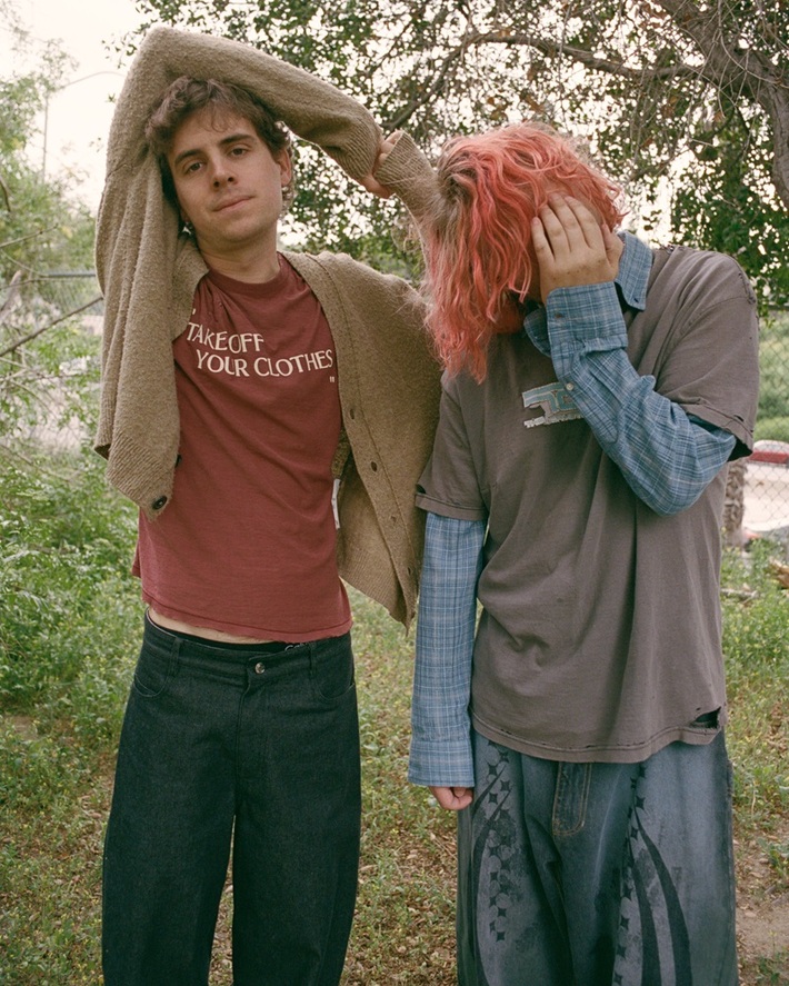 "フジロック"で初来日するシドニー発インディー・ポップ・デュオ ROYEL OTIS、ニュー・アルバム『Hickey』8/22リリース決定