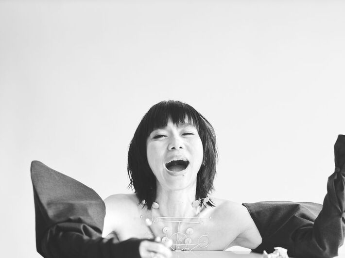 UA、30周年の幕開けとなる新曲「Happy」本日6/20リリース。アニバーサリー・イヤー彩る新ヴィジュアル公開