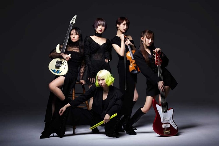 East Of Eden、新体制初ツアーより3/20東京公演＆急遽開催され5人が揃った4/8横浜公演を映像作品化。2公演分を完全フル収録したライヴ作品8/20リリース