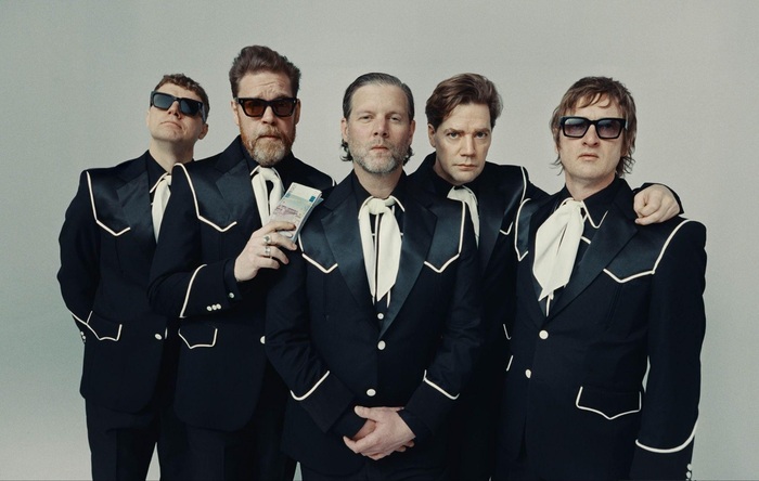 "フジロック"で来日するTHE HIVES、8月発売のニュー・アルバム『The Hives Forever Forever The Hives』より3rdシングル「Legalize Living」リリース＆MV公開
