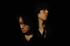 RADWIMPS、ニュー・アルバム数量限定"20th Anniversary Special Box"の詳細発表。2007年の初アリーナ・ワンマン"セプテンバーまだじゃん。"初映像化。今年の夏フェス映像も