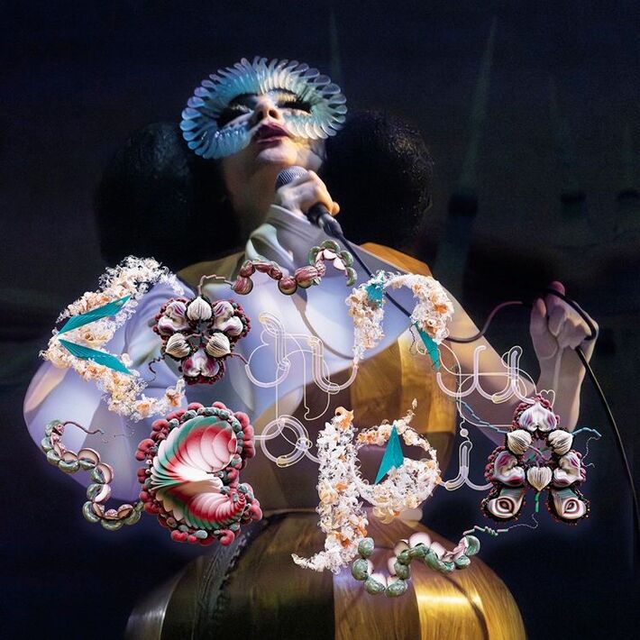 Björk、稀代のライヴ体験『Cornucopia : Live』10/24フィジカル・リリース。自然、テクノロジー、サウンドが力強く融合した、これまでで最も野心的なライヴ作品