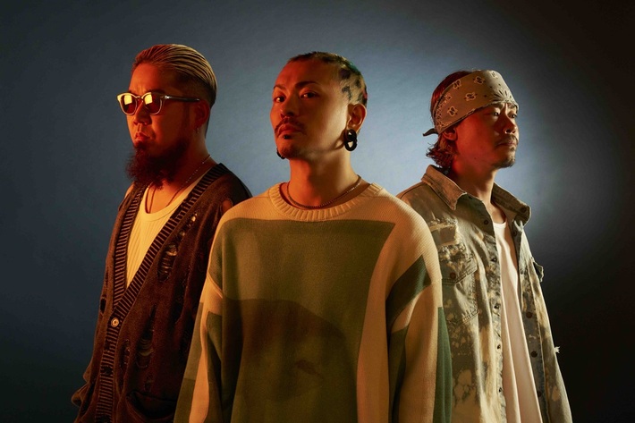 WANIMA、アニメ"ニャイト・オブ・ザ・リビングキャット"EDテーマ「Matatabi」配信リリース。天国のような地獄！？森三中 黒沢かずこ出演MV公開