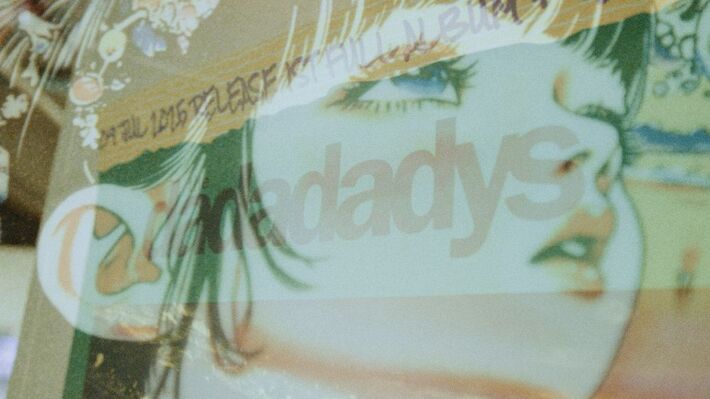 the dadadadys、1stアルバム『＋天竺』より最新ツアー映像使用した「らぶりありてぃ -la dolce vita-」MV公開