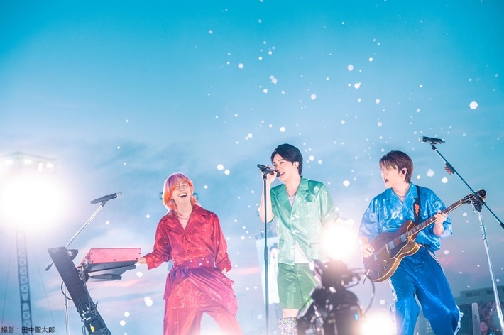 Mrs. GREEN APPLE、山下ふ頭で計10万人動員した野外ライヴが映画化。11