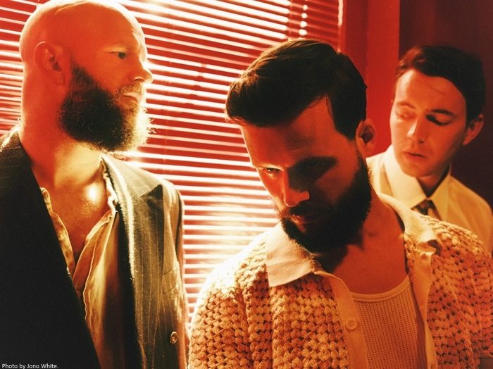 WHITE LIES、3年半ぶりのニュー・アルバム『Night Light』11/7リリース決定。これまでで最も結束力があり刺激的な作品に