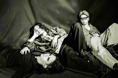 SIX LOUNGE、新曲「灯火のほとり」配信開始。作詞 ナガマツシンタロウ（Dr/Cho）からコメント到着