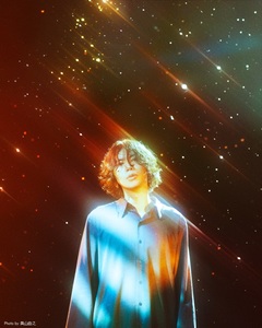 米津玄師、実写映画"秒速5センチメートル"主題歌に「1991」書き下ろし。楽曲に乗せた予告公開。奥山由之監督が撮影した新アー写も