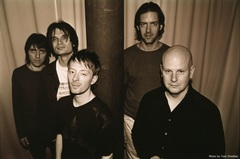 RADIOHEAD、ライヴ・アルバム『Hail To The Thief (Live Recordings 2003-2009)』より2003年ロンドン公演の「Myxomatosis」ライヴ映像公開