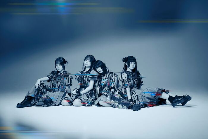 CYNHN、配信シングル「わるいこと」MV公開。"わるいこと"意味する赤色が象徴的に使われたシーンに注目