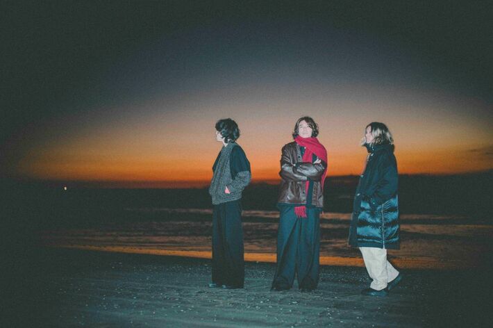 LEGO BIG MORL作詞／作曲。A.B.C-Z、「すれ違う笑顔 さよならのキスを」本日9/19配信リリース＆20時MV公開