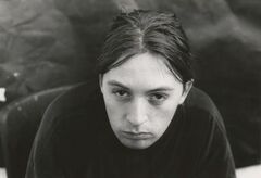 SQUAREPUSHER、1994年リリースの"もうひとつのデビュー・アルバム"『Stereotype』再発盤10/24リリース決定。アルバム・トレーラー＆「O'Brien」公開