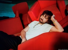 TAME IMPALA、10/17リリースのアルバム『Deadbeat』より新曲「Dracula」MV公開