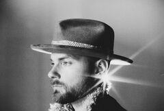 アイスランドが世界に誇るアーティスト Ásgeir、5枚目のアルバム『Julia』来年2/13発売。シングル「Ferris Wheel」本日9/17リリース