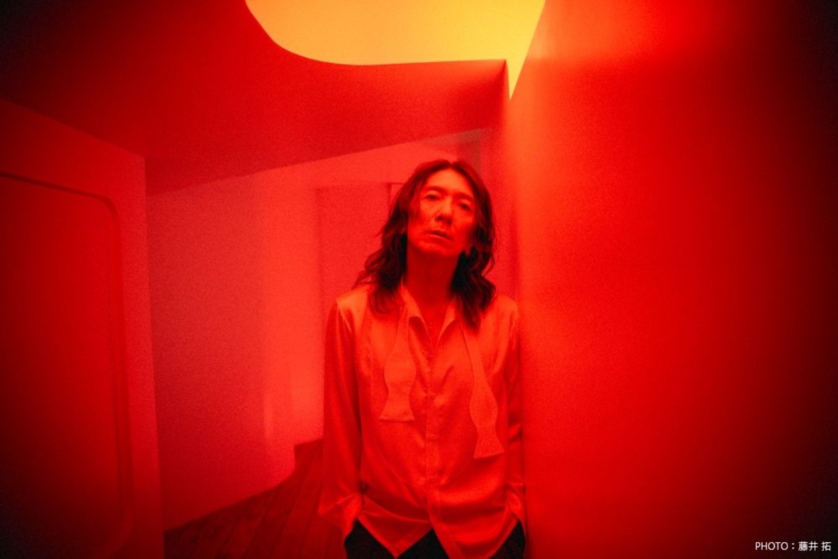 吉井和哉、約4年ぶりソロ・ツアー