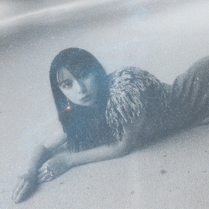 adieu、柴田聡子と制作した新曲「元気？」をワンマン・ライヴ"adieu LIVE 2025 à la plume"当日9/23配信リリース決定。ジャケ写公開