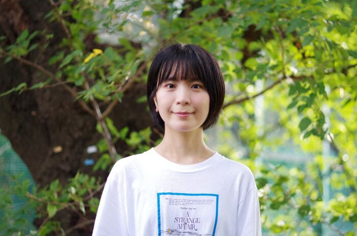 橋本絵莉子、1年7ヶ月ぶりの新曲「春のせい」11/12配信決定。リリース記念し東名阪ワンマン・ツアー来年1月開催。会場限定販売2曲入りCD発売も
