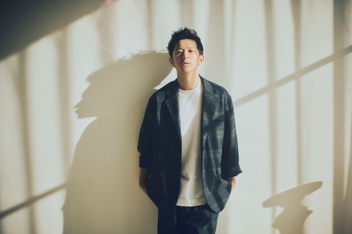 Keishi Tanaka、"リバイバル"音楽プロジェクト"Newtro"でチェッカーズ「夜明けのブレス」をカバー。あのラヴ・ソングが静かな熱量とレゲエ・グルーヴを纏って再び目を覚ます