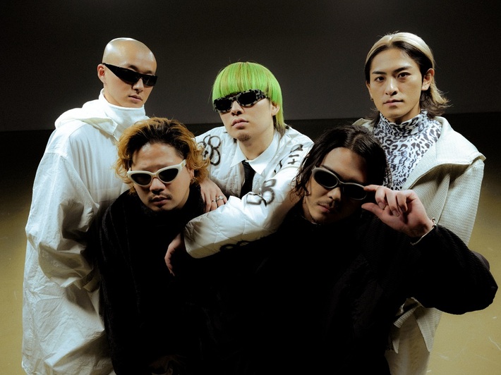 Kroi、映画"九龍ジェネリックロマンス"主題歌「HAZE」MVの"Behind The Scenes"公開