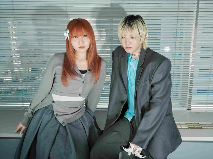 YOASOBI、三谷幸喜脚本×菅田将暉主演ドラマ"もしもこの世が舞台なら、楽屋はどこにあるのだろう"主題歌「劇上」ライヴ映像今夜10/22 21時半プレミア公開