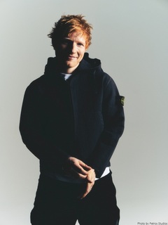 Ed Sheeran、リミックスEP『Play (The Remixes)』リリース。最新アルバム『Play』を南アジアのアーティストとコラボし再構築。「Symmetry (Feat. Karan Aujla)」MV公開