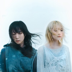 リーガルリリー、新曲「ホームカミング」全編35mmフィルムで撮影したMV公開。たかはしほのか(Vo/Gt)がひたすら金タライで洗濯