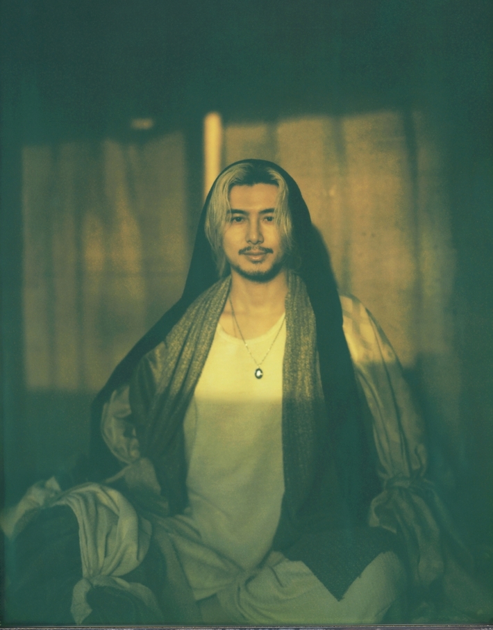 Fujii Kaze、3rdアルバム『Prema』より「Casket Girl」MV本日11/28 15時プレミア公開決定