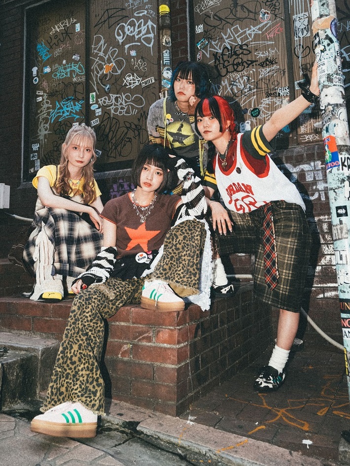 NEK!、1stアルバム『MEME』よりリード曲「GiMMiCK」11/19先行配信発表