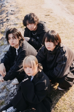 クレナズム、冬のツアーに向けた3作品連続リリース3作目「オレンジがひとつ」配信リリース。白兵衛が制作したリリック・ビデオ公開