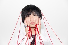 ハイエナカー、2ndアルバム『世界中に張り巡らされてる運命の赤い糸を全部切って僕に繋いで!?』本日11/5リリース。ツチヤカレン、仮屋ナオト、えんま（チャズ／mock heroic）参加