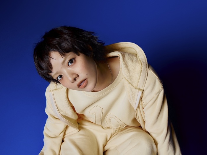 あいみょん、"AIMYON 10th Anniversary"ティーザー映像公開。これまでの歩みを写真で紡ぐスペシャル・ムービー