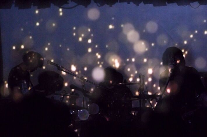 それでも世界が続くなら、メジャー／インディーの垣根を超えた全時代ベスト・アルバム制作プロジェクトを開始