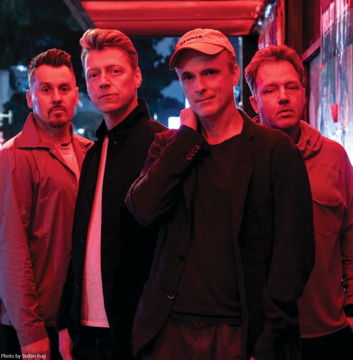 年明けに来日迫るTRAVIS、2ndアルバム『The Man Who』収録曲「Why Does It Always Rain On Me?」日本語字幕付きMV公開