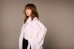 YUKI、本日12/17リリースのニュー・シングルより劇場アニメーション"この本を盗む者は"主題歌「Share」MV公開