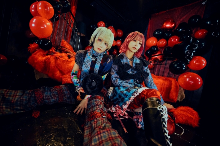 Reol、LiSAと待望のコラボレーション。最新アルバム『美辞学』収録曲「DEAD CENTER」で旧知の2人が"ど真ん中"を歌う