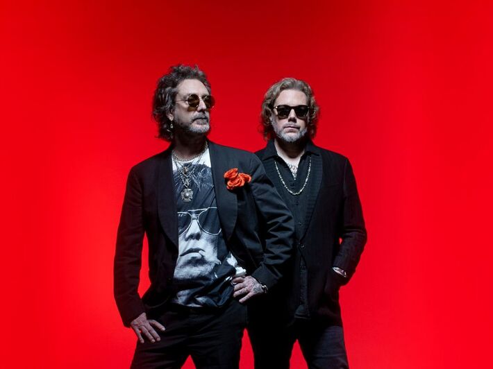 THE BLACK CROWES、ニュー・アルバム『A Pound Of Feathers』3/13リリース発表。収録曲「Profane Prophecy」＆「Pharmacy Chronicles」公開