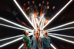 TWO DOOR CINEMA CLUB、デビュー・アルバム『Tourist History』収録曲「This Is The Life」MV公開